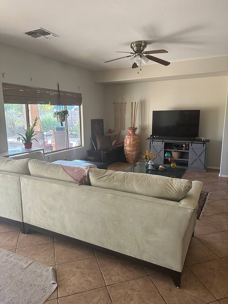 Cozy open-concept living room. Smart TV with Netflix, HBO Max, and Amazon Prime.