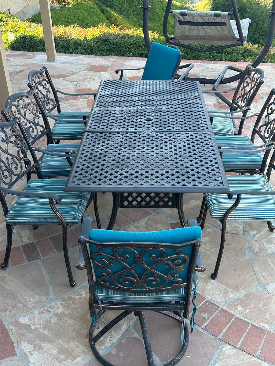 Outdoor seating for 8