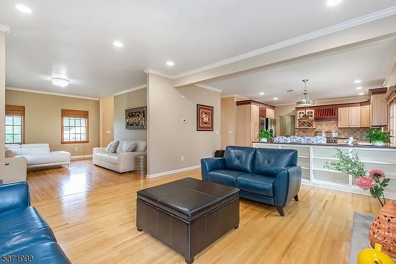 Furnished Finder property 886207_1 photo 4