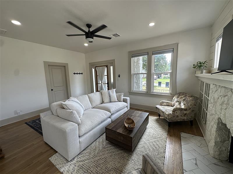Furnished Finder property 886285_1 photo 8