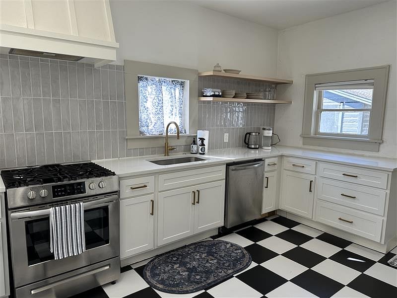 Furnished Finder property 886285_1 photo 13