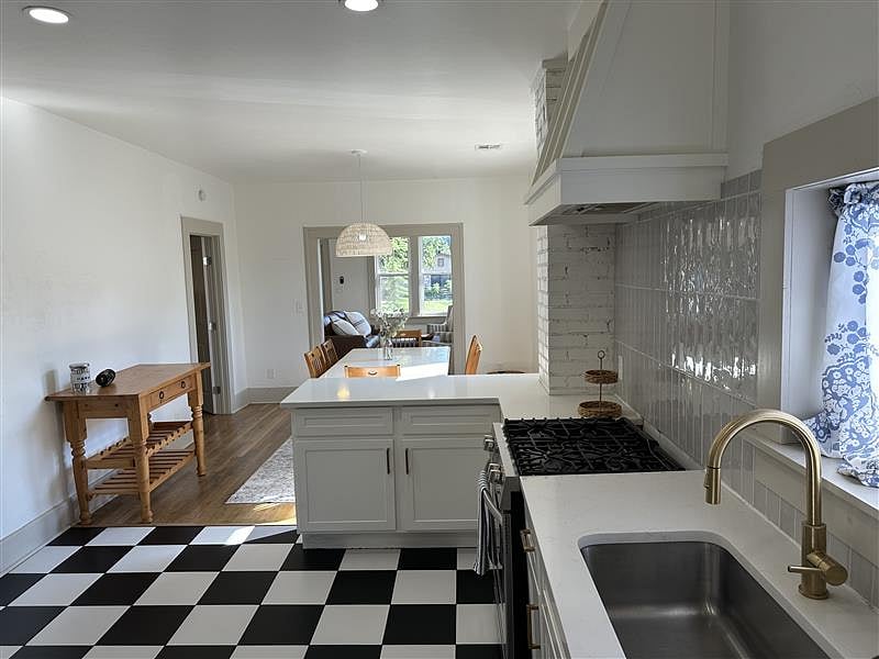 Furnished Finder property 886285_1 photo 14