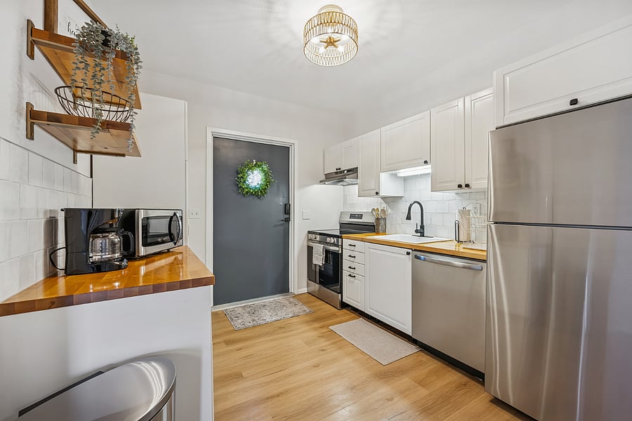 Furnished Finder property 886380_1 photo 18