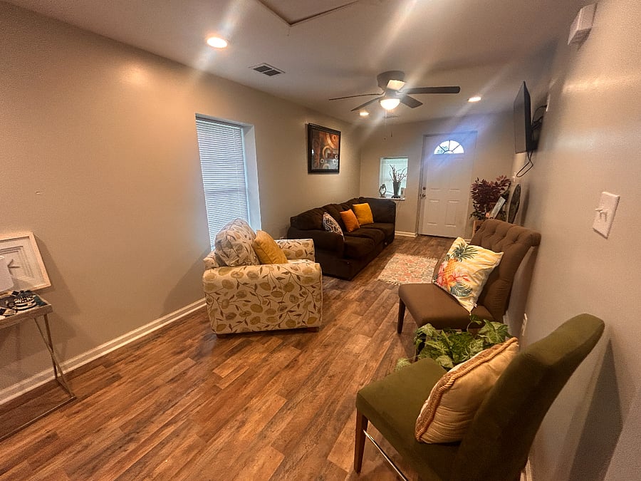 Furnished Finder property 886388_1 photo 3