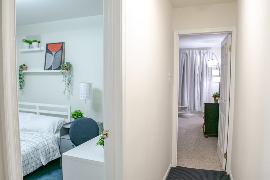 Middle bedroom to front bedroom