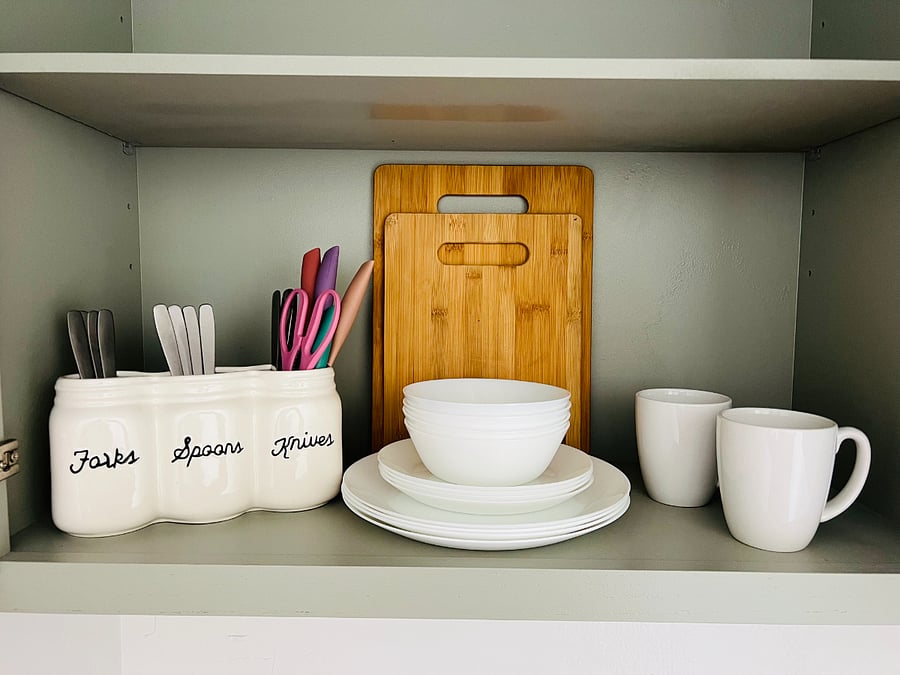 A simple and practical collection of kitchen utensils to get you started. From a set of plates, bowls, forks, knives, and spoons, you'll have all the basics covered.You'll also find knives for chopping, and a cutting board for safe food prep.