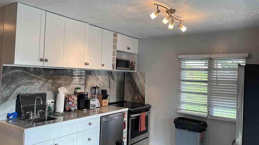 Fully stocked kitchen with Keurig coffee station, send us a message to ask about light provisioning in the refrigerator prior to your arrival