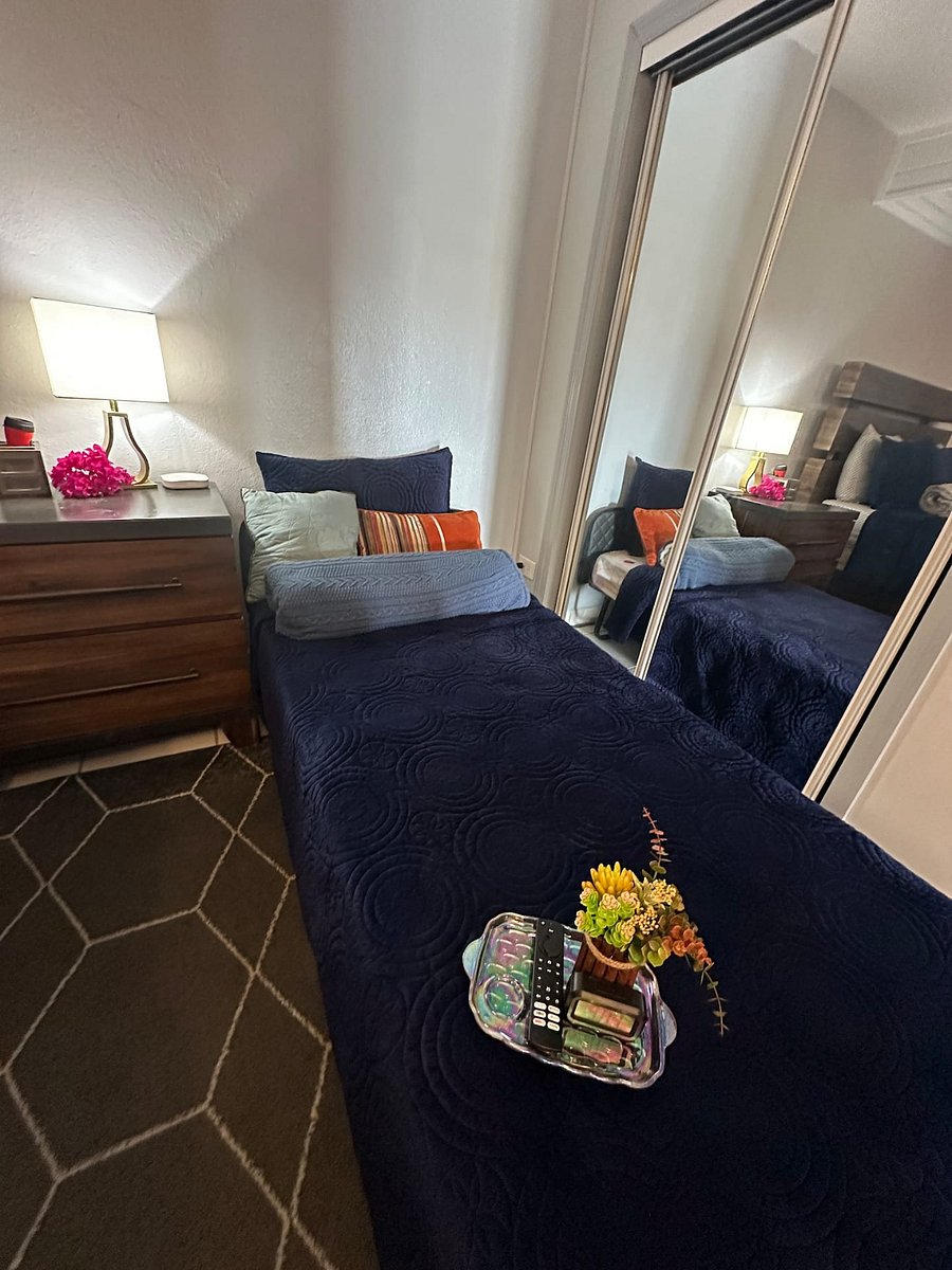 Luxury rollaway bed for additional comfort in the master bedroom, this room can sleep three guests. Send us a message to ask about sleeping arrangements for your travel group