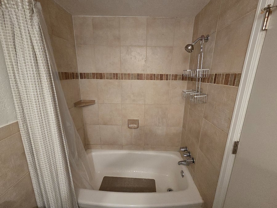 Furnished Finder property 886560_1 photo 21