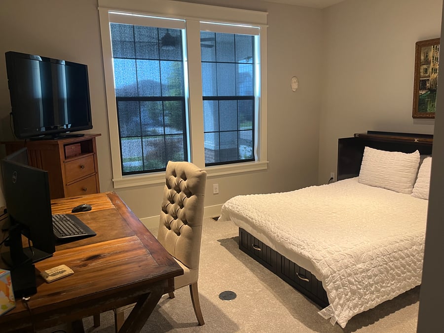 Bedroom 2/office with desk and dual monitors