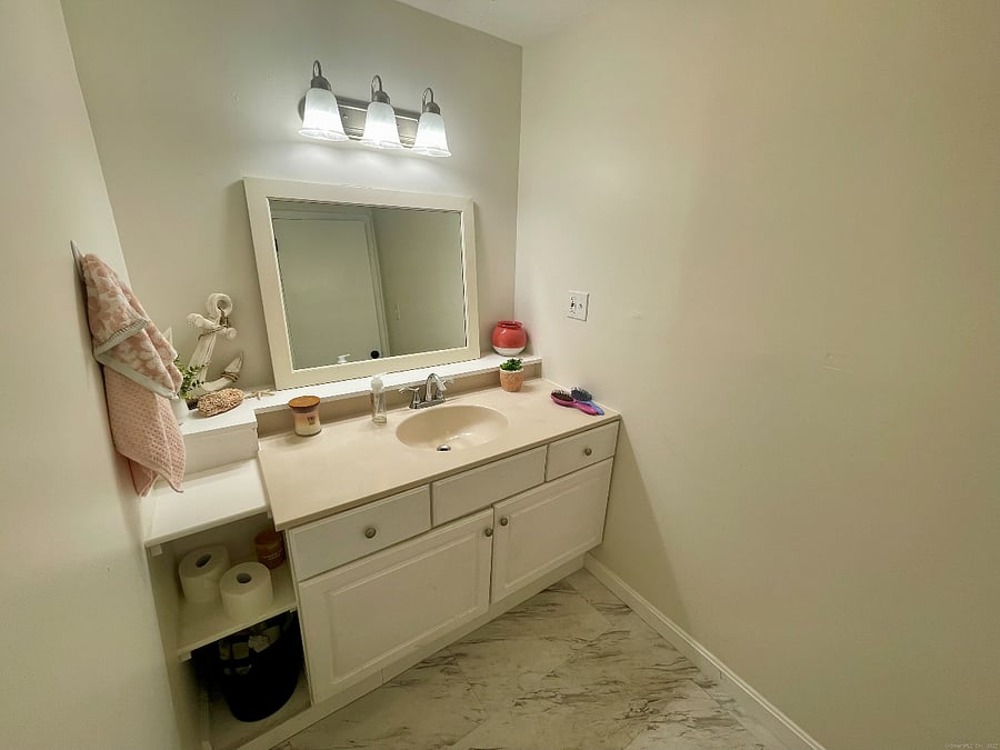 Furnished Finder property 886585_1 photo 18