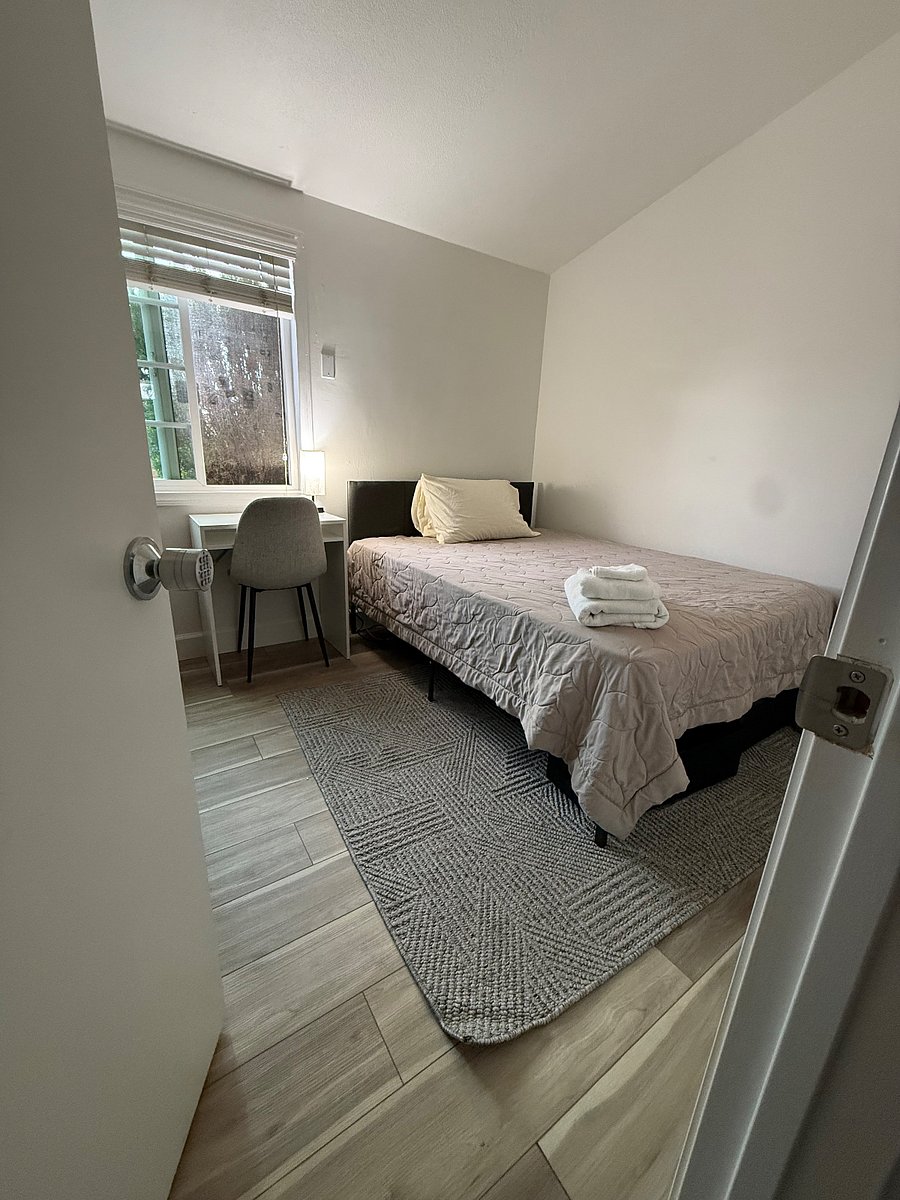6/1/26 Available. New vaulted full bedroom available, 10x10, includes organizer, dresser, small desk, chair, 2 lamps, beautiful window light and detached AC/fan. 2 Hallway closets for toiletrees, hanging coats, etc. Closet organizer as well. Private keylock to enter. Quiet and canyon views for coffee/wine at night. EASY off street parking.