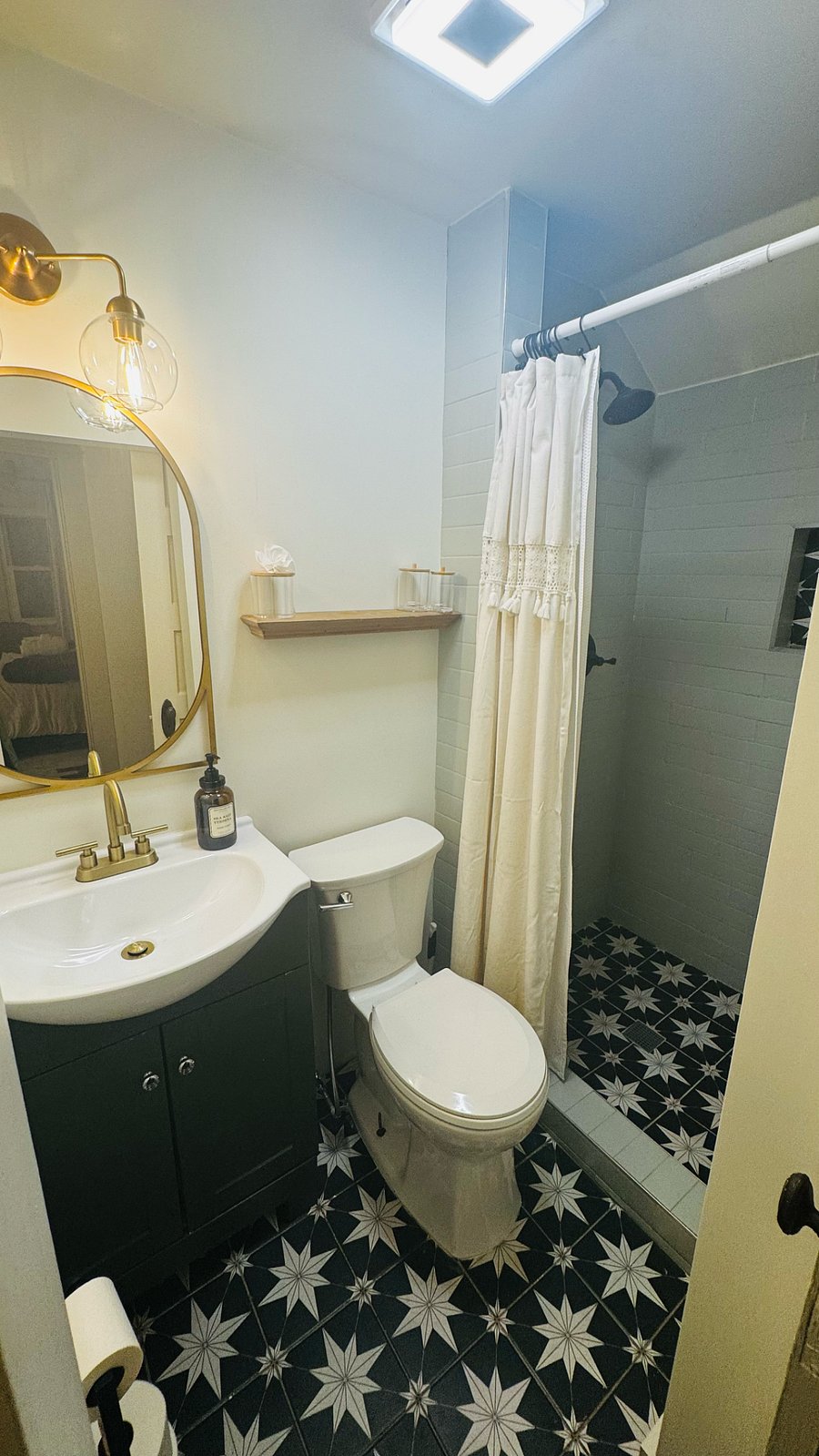 Furnished Finder property 886624_1 photo 15
