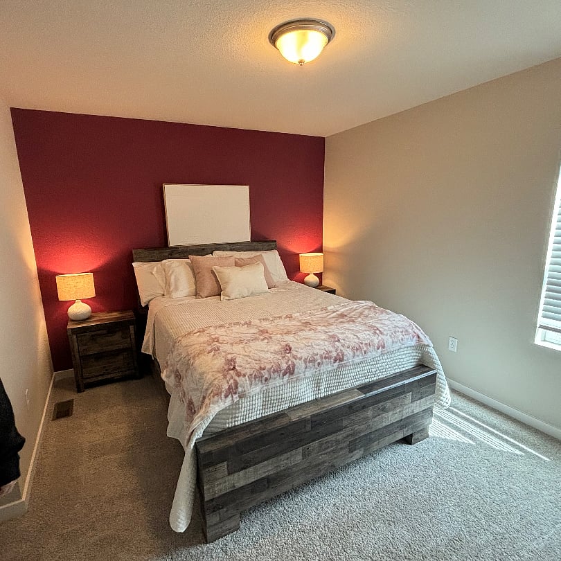 Guest bedroom