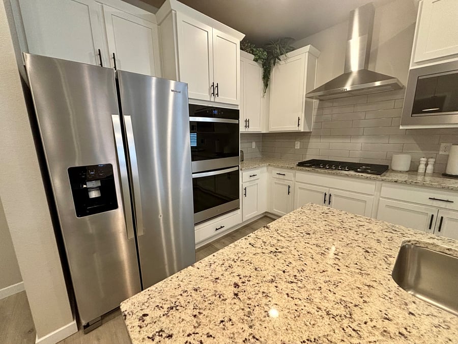 Brand new kitchen with high end appliances.