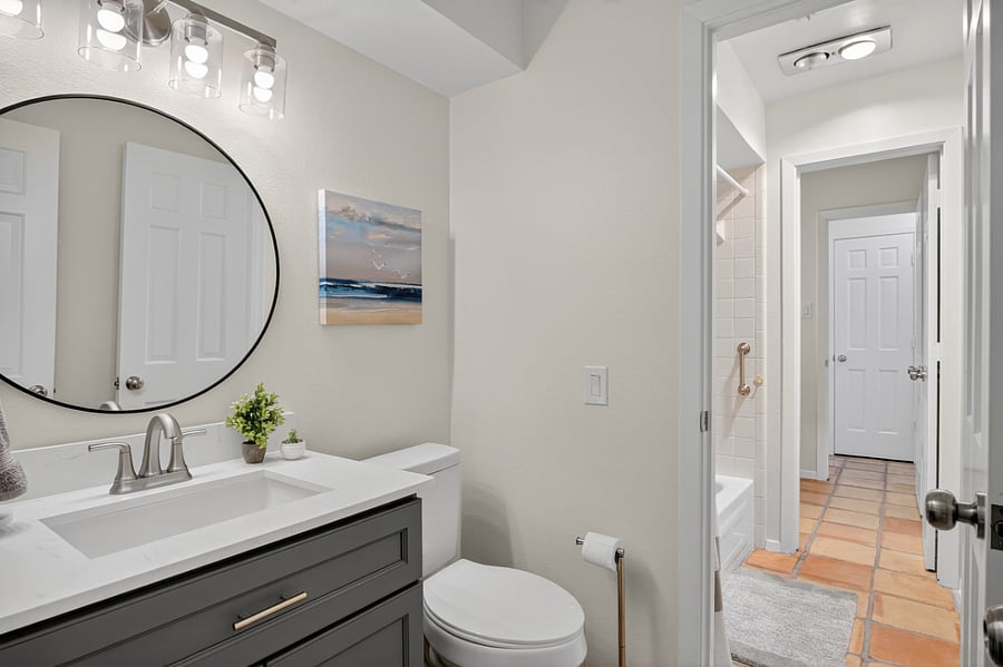 Second Bathroom
+Tub/shower combo
+Rain showerhead
