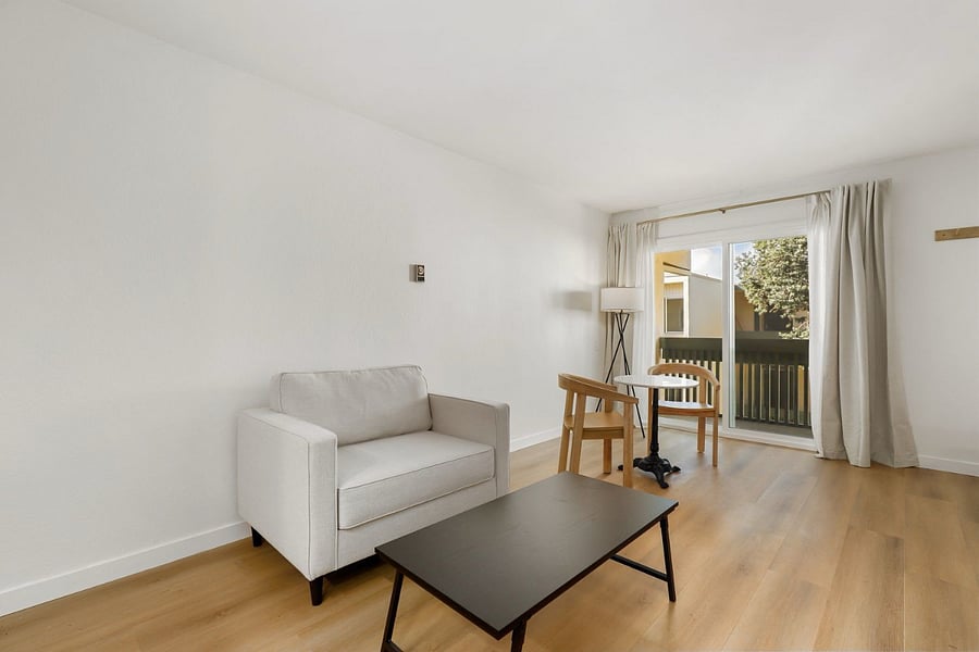 Furnished Finder property 886780_1 photo 3
