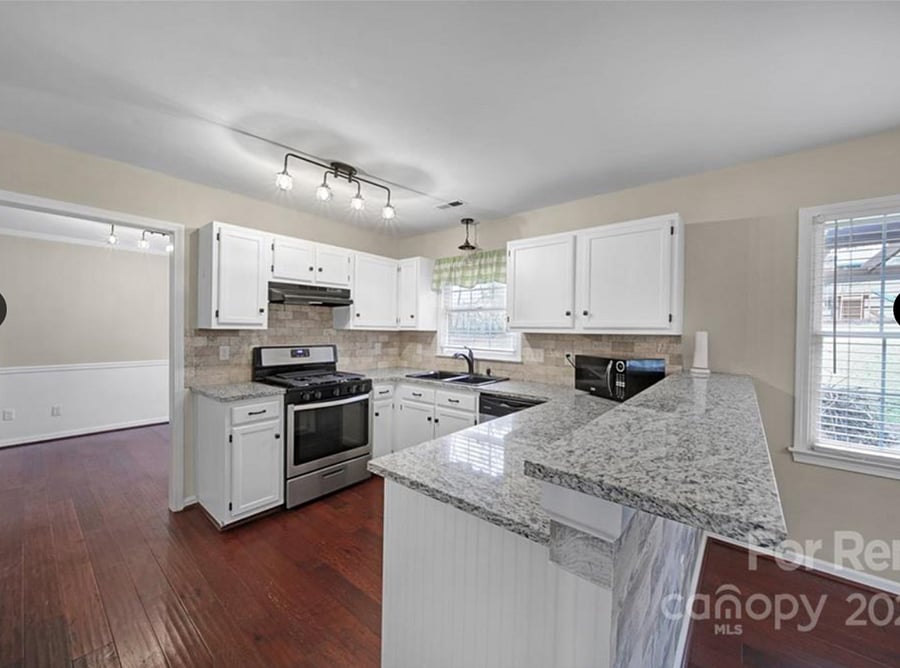 Furnished Finder property 886846_1 photo 10