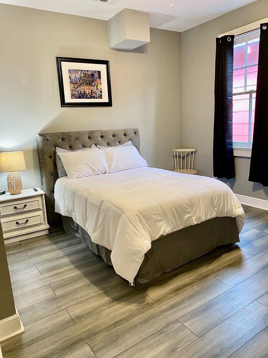 "Bourbon Street" Room. Double Bed.