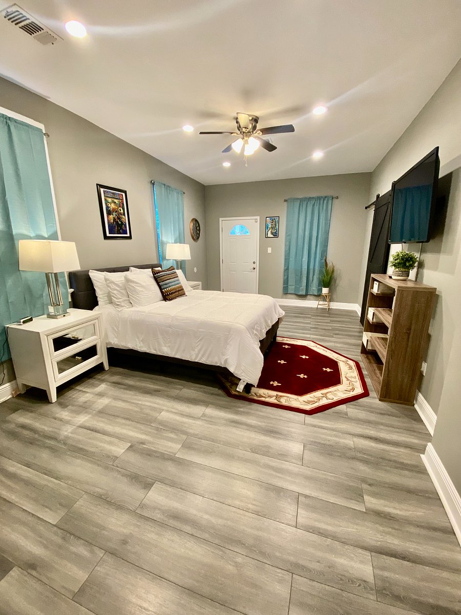 The "French Quarters" Room. Queen Size bed.