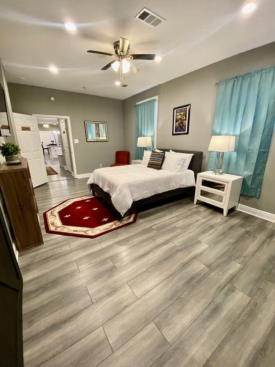 The "French Quarters" Room. Queen Size bed.