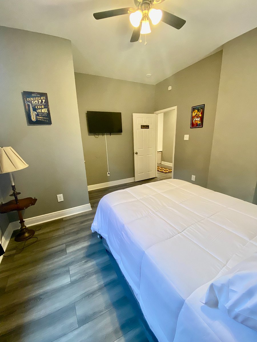 "Bourbon Street" Room. Double Bed.