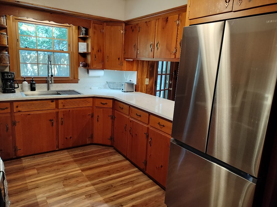 Kitchen and pass-thru