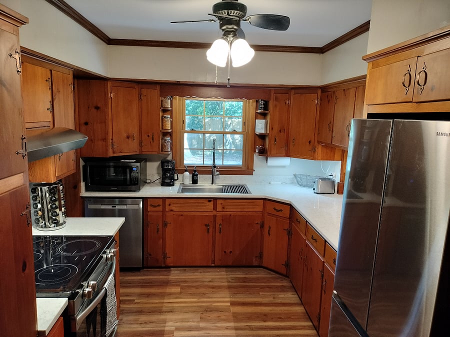 Kitchen (Quartz countertop), SS appliances