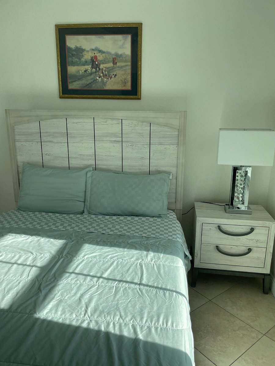 Another view of bedroom number five they like has an extra exterior port for USB and plug. There is a ceiling fan is just not shown in this picture.