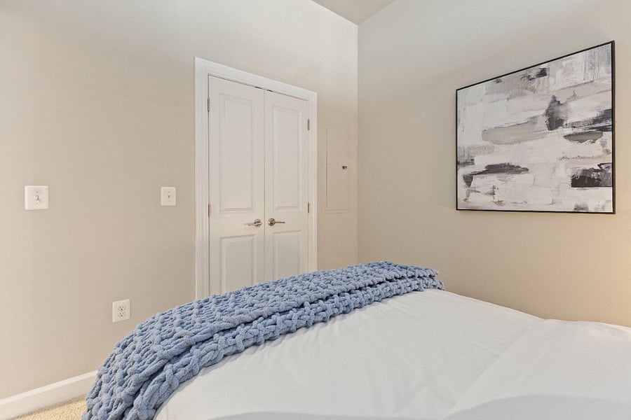 Comfortable full size bed with extra storage in headboard and underneath the bed (which lifts up)