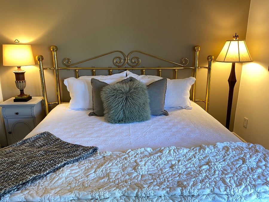 GUEST ROOM #2