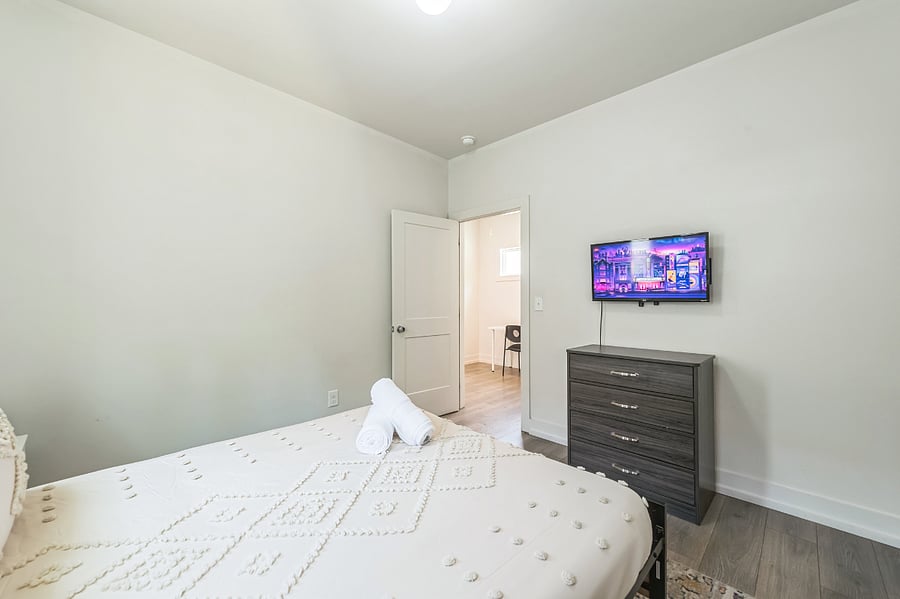 Furnished Finder property 886995_1 photo 7