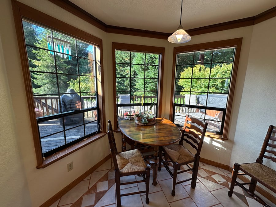 Kitchen breakfast nook
