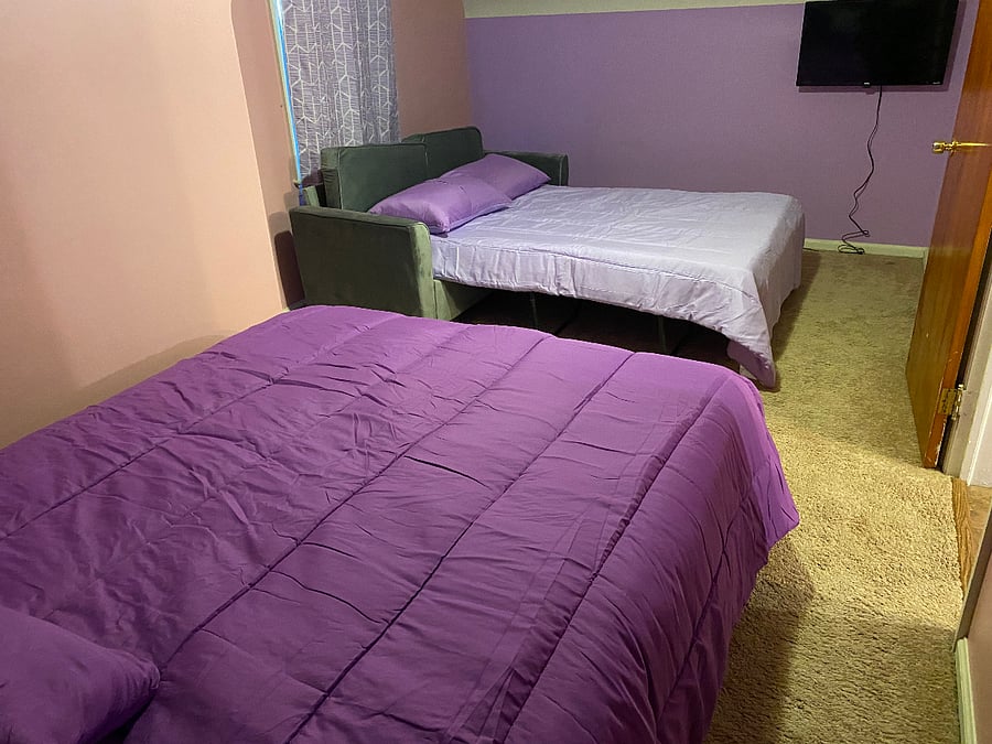 Bedroom 3: 2nd Floor, Full-size bed, Full-size pullout couch, walk-in closet, dresser, Smart TV.
