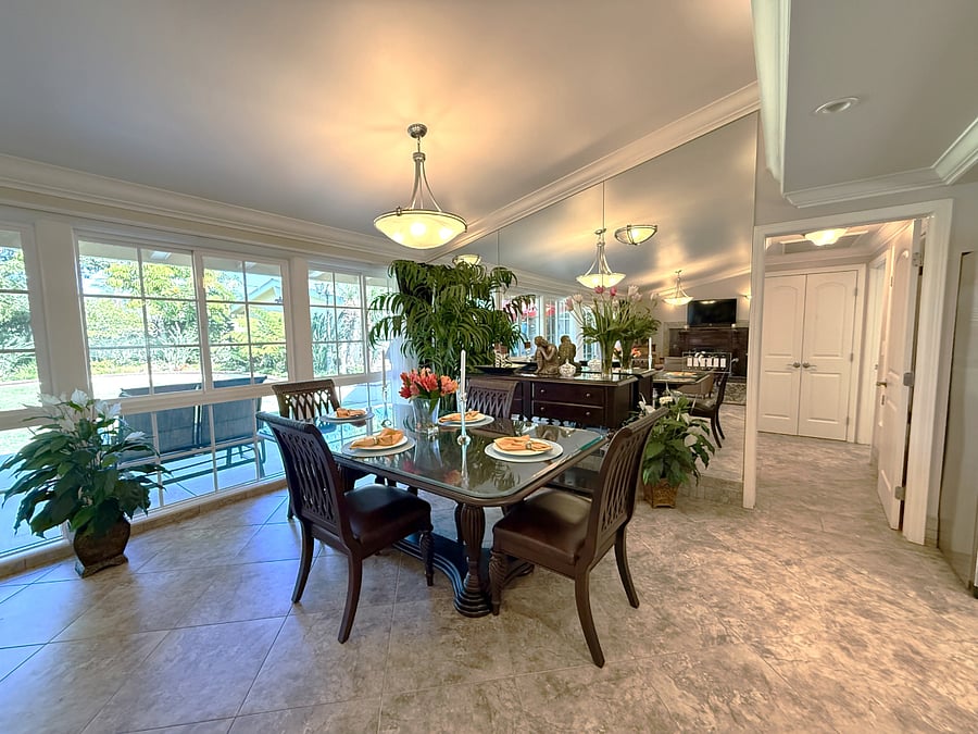 Dining Room - Pic 1