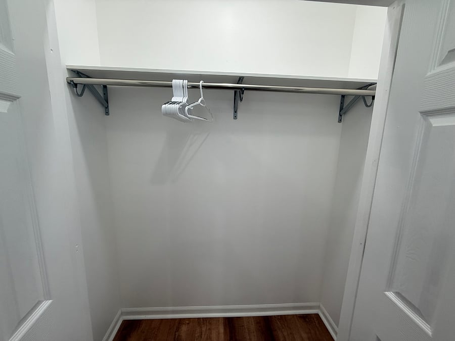 Room 5: Build in closet