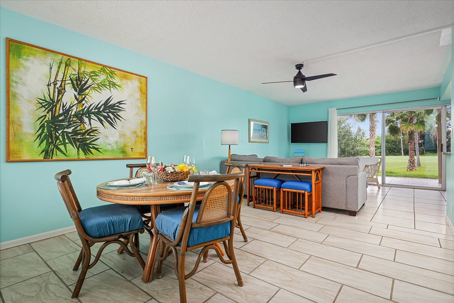 Dining and Living Areas - Lanai and Views