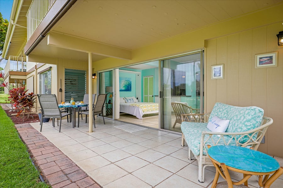Lanai Dining and Livng Areas