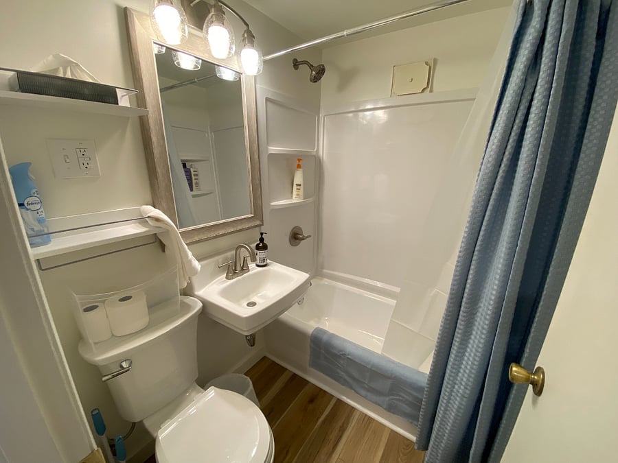 Shower/tub