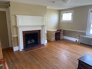 large bedroom / fireplace not used