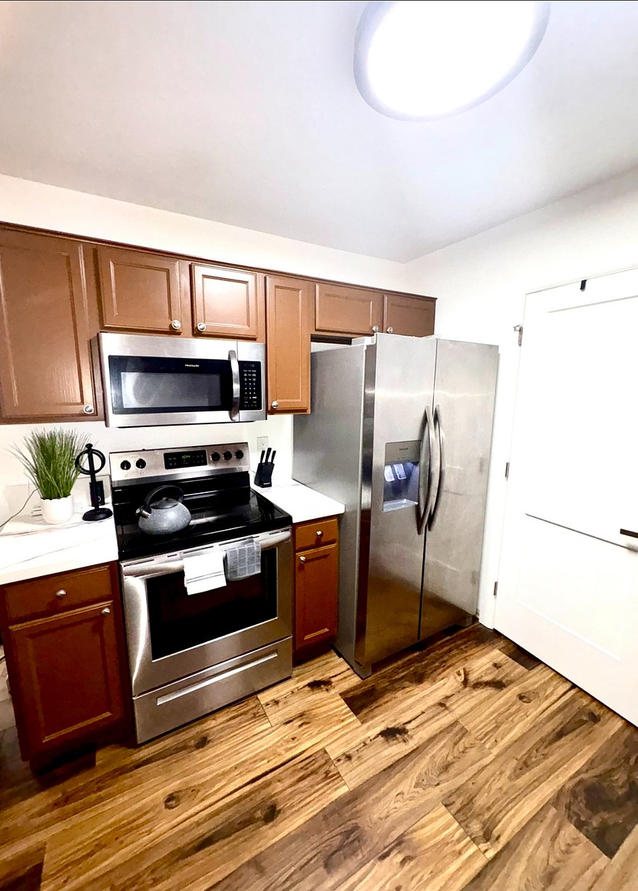 Kitchen, left side