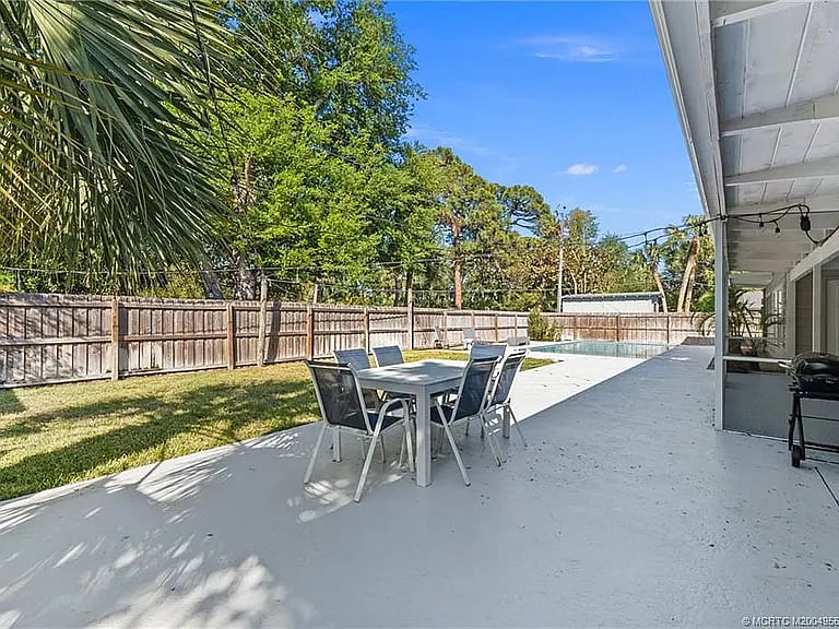 Furnished Finder property 887540_1 photo 17