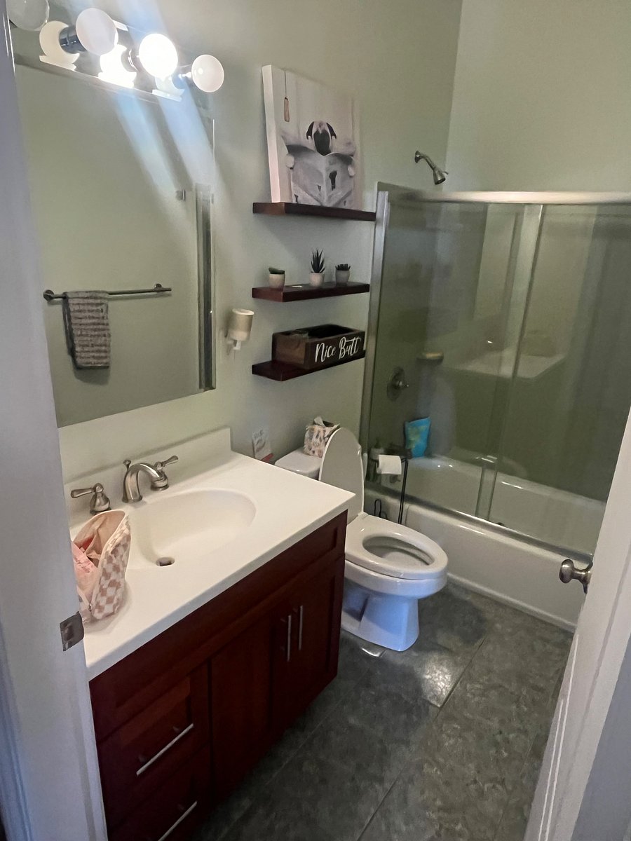 2nd bathroom