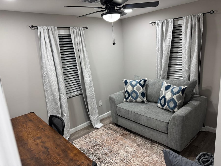 Office space or 3rd bedroom w/ pullout sofa bed