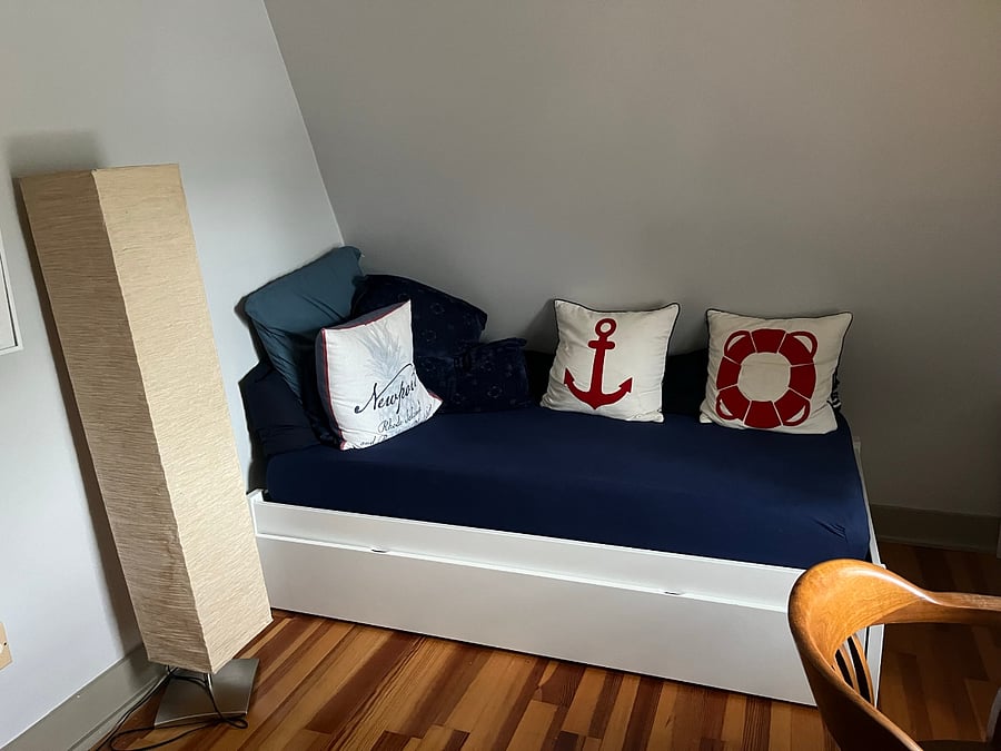 3rd Floor Office / Twin bedroom 