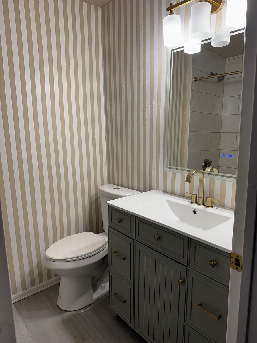 New renovated full bathroom.