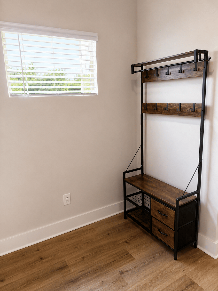 Convenient entry area with storage & hooks for coats and bags