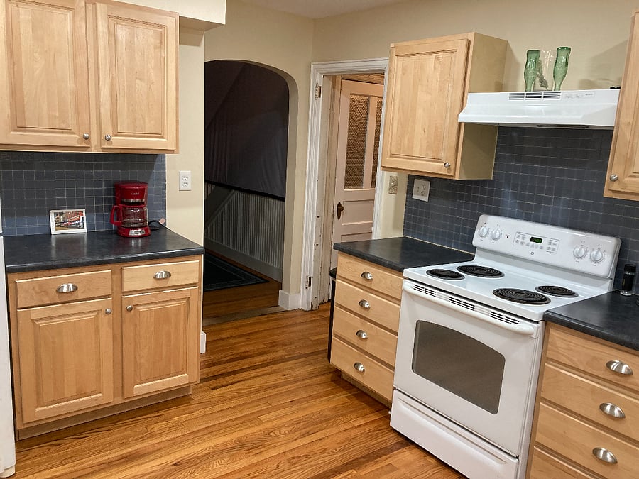 Kitchen (looking toward hall, living room)