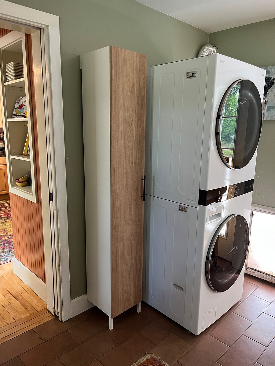 Mudroom with Laundry - new appliances