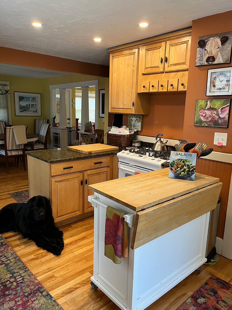 Well appointed kitchen on 1st Floor with new appliances
